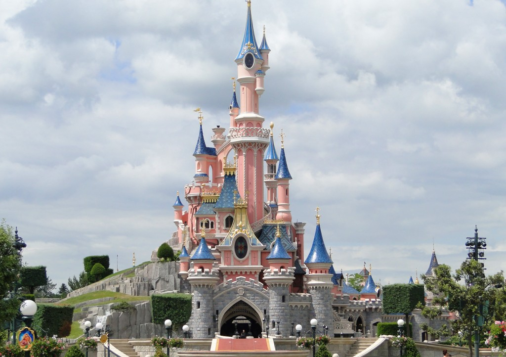 1 Week-End Pour 4 Personnes À Disneyland Paris - Gagner Un concernant Combien Coute Un Week End A Disneyland Paris