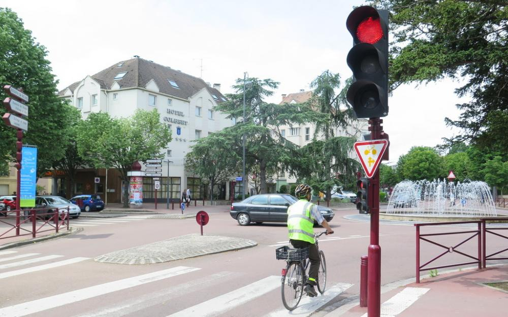 A Sceaux, Griller Le Rouge À Vélo C&amp;#039;Est Permis - Le Parisien intérieur Jeux De Voiture Avec Feu Rouge