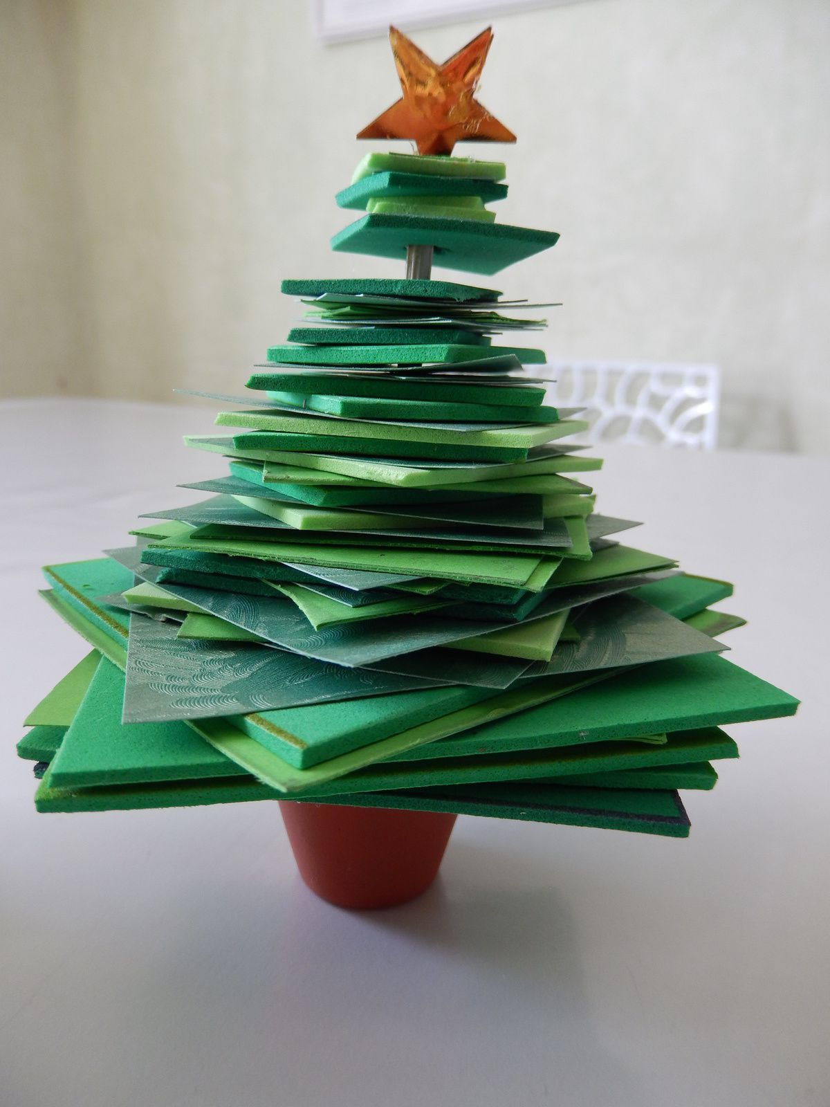 Bricolage De Noël : Un Sapin En Papier - Donne-Moi Ta Main encequiconcerne Bricolage Cp Noel