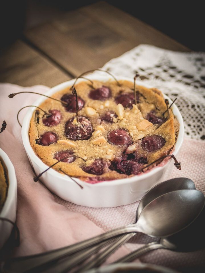 Clafoutis Aux Cerises, Amandes &amp; Fève Tonka (Avec Images dedans Meilleure Recette Clafoutis Cerises