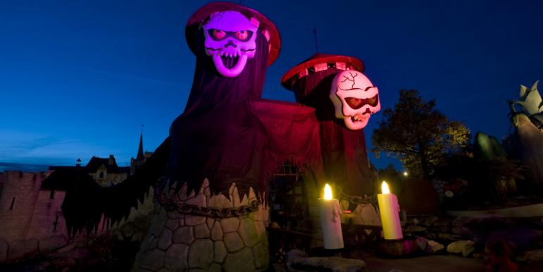 Dossier : Halloween Dans Les Parcs D'Attraction Français intérieur Nocturnes Peur Sur Le Parc 28 Octobre