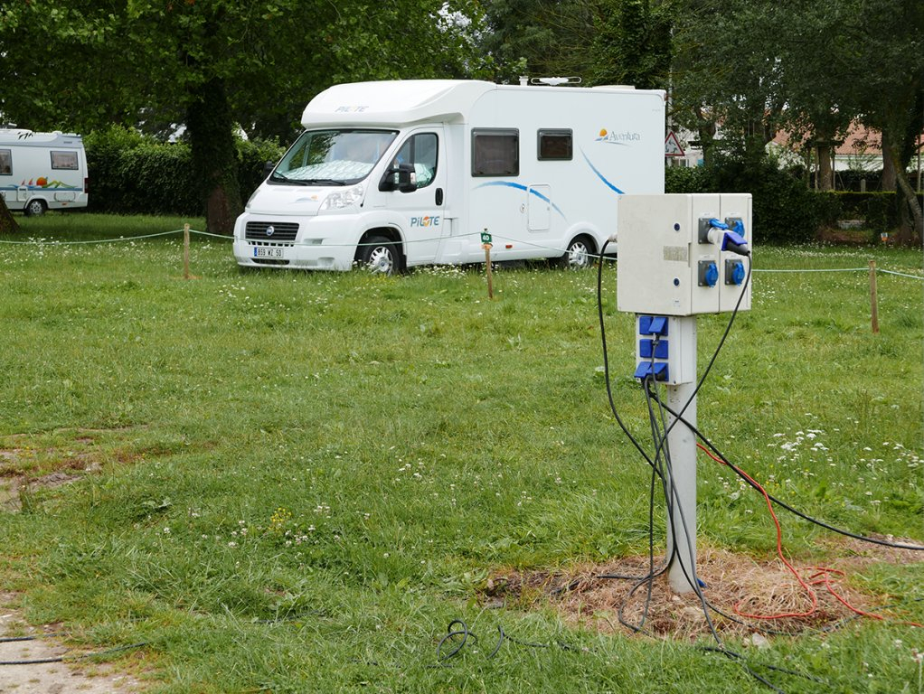 Électricité: Le 220V Est Indispensable À La Majorité Des intérieur Cote Camping Car Personnalisée Gratuite