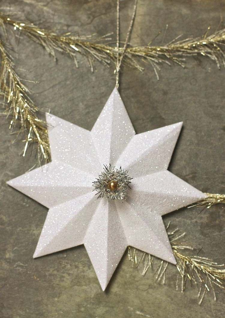 Fabriquer Une Étoile De Noël En Papier Plié En 3D dedans Decoupage Etoile De Noel