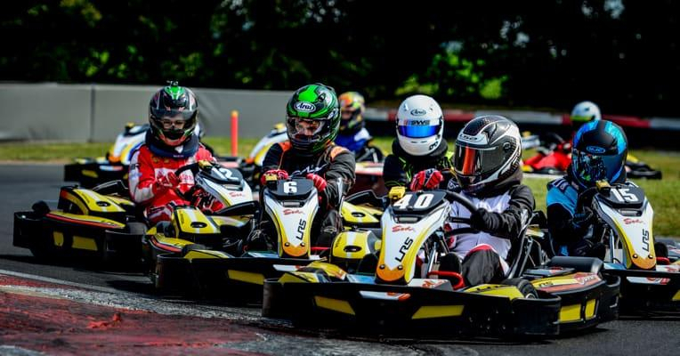 La Course Des Enfants À Selest'Kart'In tout Jeux De Course Enfant