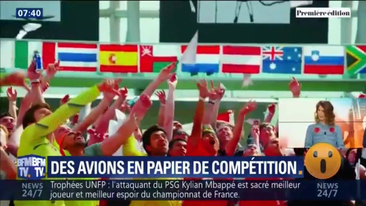 Le Champion Du Monde De L'Avion En Papier Réussit Un intérieur Avion En Papier Le Plus Rapide Du Monde