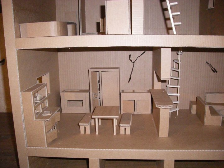 Maison De Poupée - Meubles En Carton avec Comment Faire Une Maquette De Maison En Papier