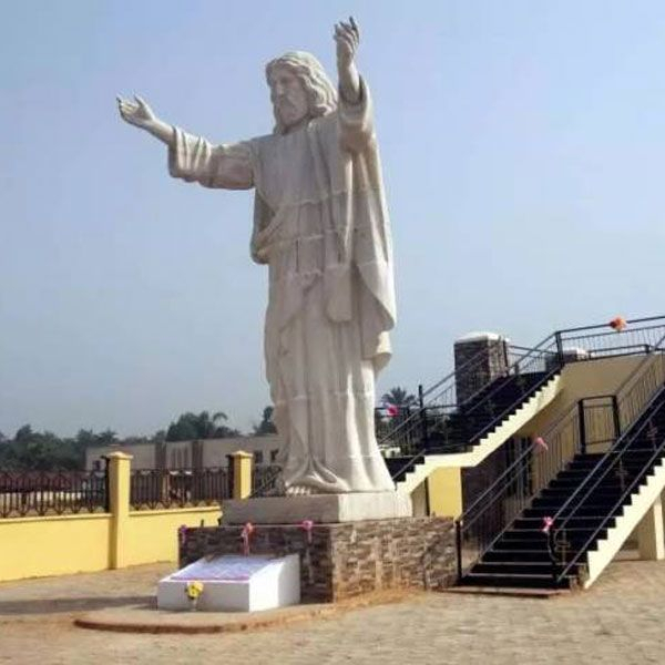 Nigéria :: &quot;La Plus Grande&quot; Statue De Jésus En Afrique intérieur Grande Figure Indienne