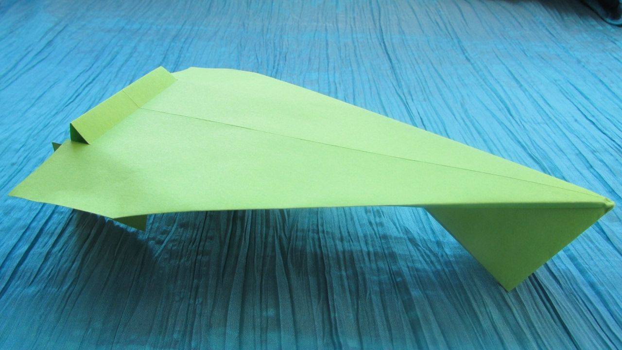 Origami Facile : Avion Invisible Qui Vole Bien | Origami encequiconcerne Comment Faire Un Avion En Papier Qui Vole Longtemps