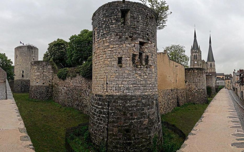 Vidéo. Patrimoine En Ile-De-France : Dourdan À L&amp;#039;Heure à Chateaux Forts Moyen Age