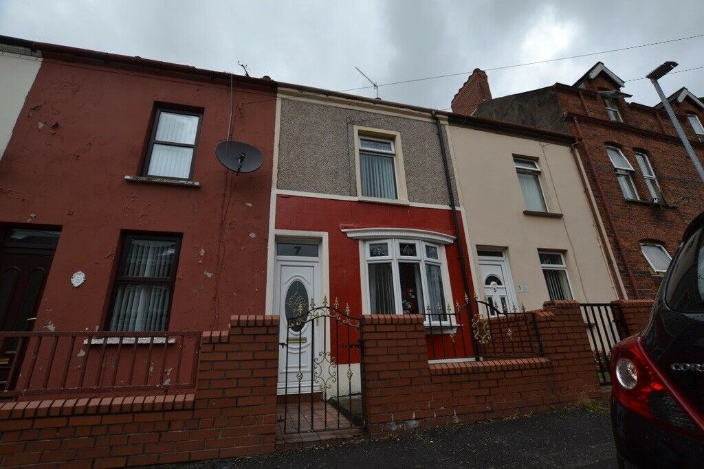 2 Bedroom House To Rent | In Falls Road, Belfast | Gumtree serapportantà 2 Bed Houses To Rent