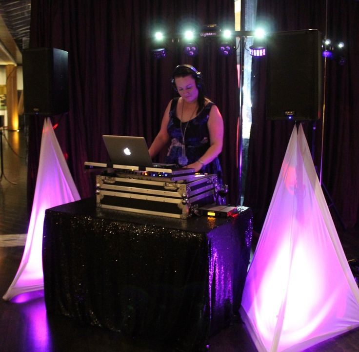 Brighton Savoy Wedding. Melbourne Wedding Dj, Wedding Live intérieur Acoustic Wedding Bands Melbourne