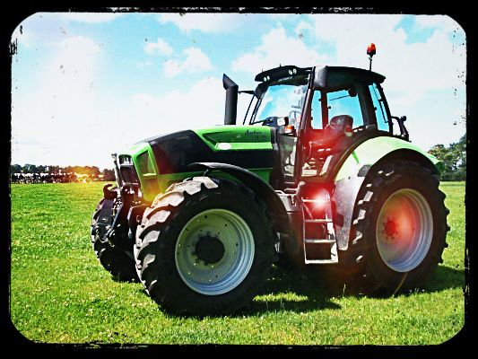 Enjoy This Picture Of A Tractor From Deutz Fahr Http://Www avec Agriaffaires