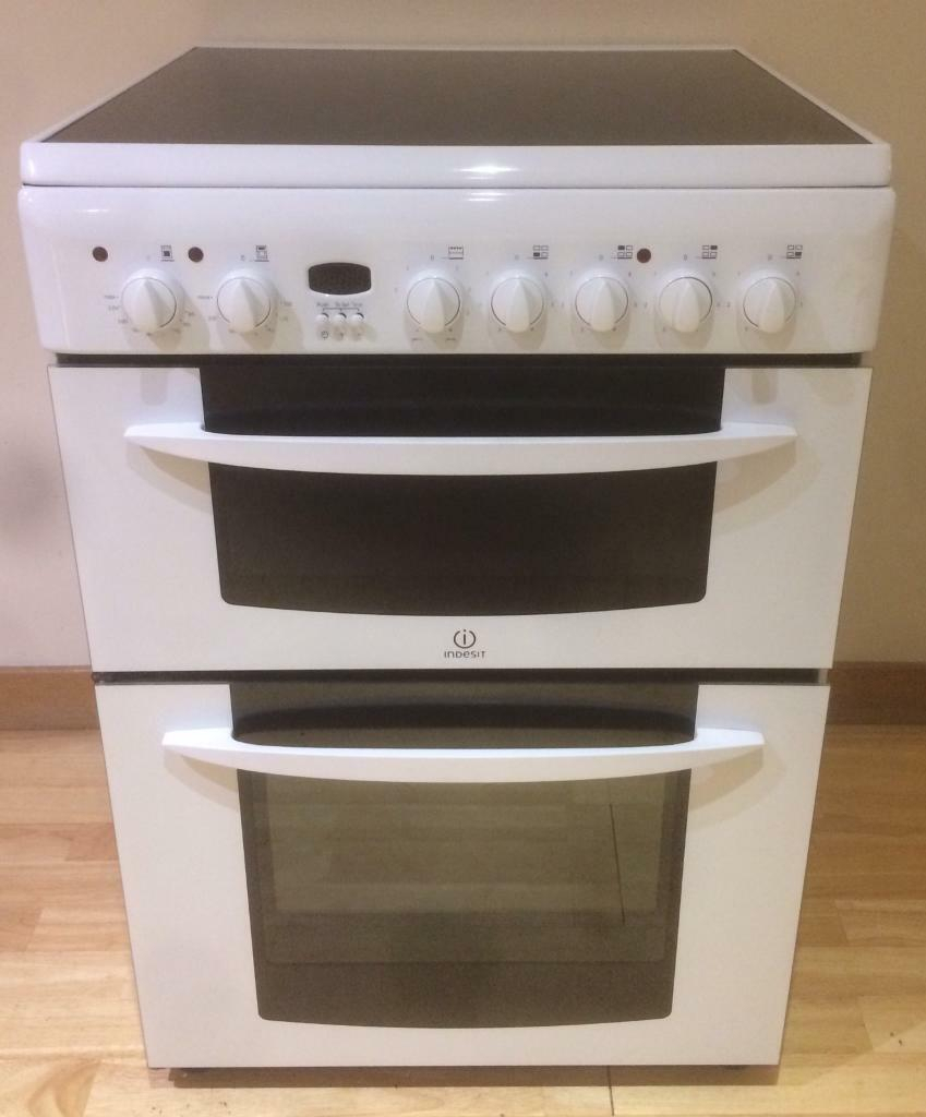 Indesit Kd6C35W White Double Oven Ceramic Electric Cooker dedans Indesit Oven