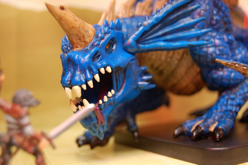 Merril Vs Gargantuan Blue Dragon | [Potd: 2007/01/23 concernant Gargantuan Blue Dragon Miniature