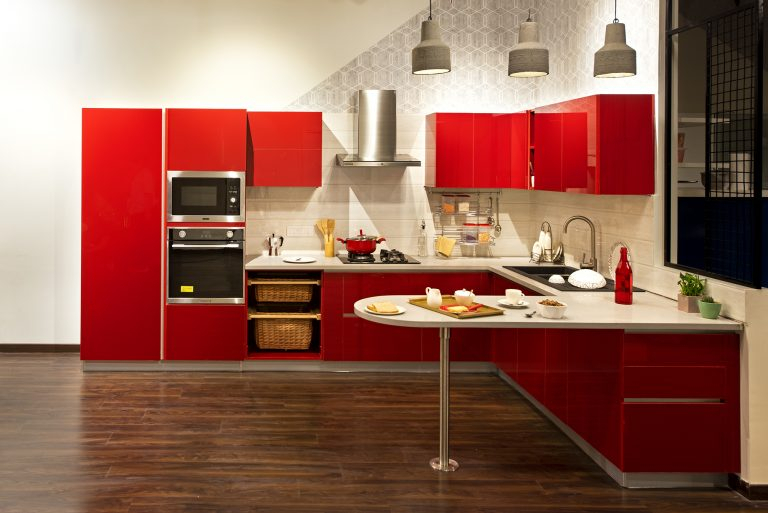 Modular Kitchen Designs: 4 Ways To Go Glossy - Homelane Blog concernant Red Modular Kitchen