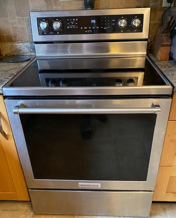 On Hold - Kitchenaid Stove - 10 Months Old | Classifieds avec Kitchenaid Hob