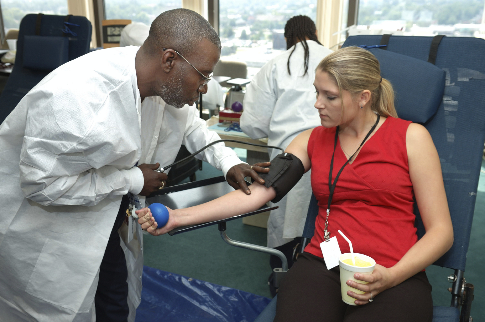 Phlebotomist | Explorehealthcareers pour Phlebotomist Salary