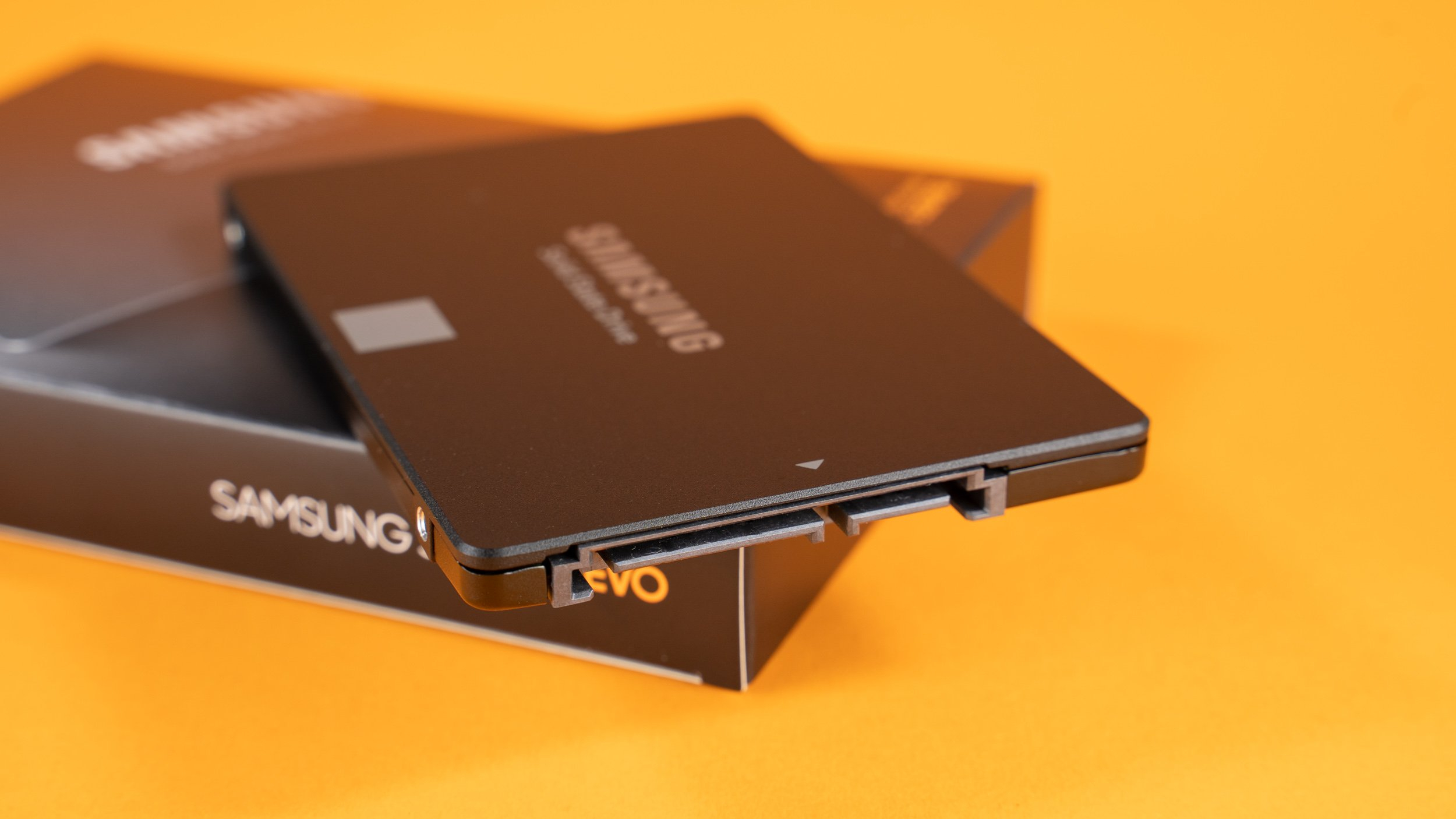 Sata-Power: Samsung Ssd 870 Evo 4 Tb Im Test - Allround-Pc encequiconcerne Samsung Ssd