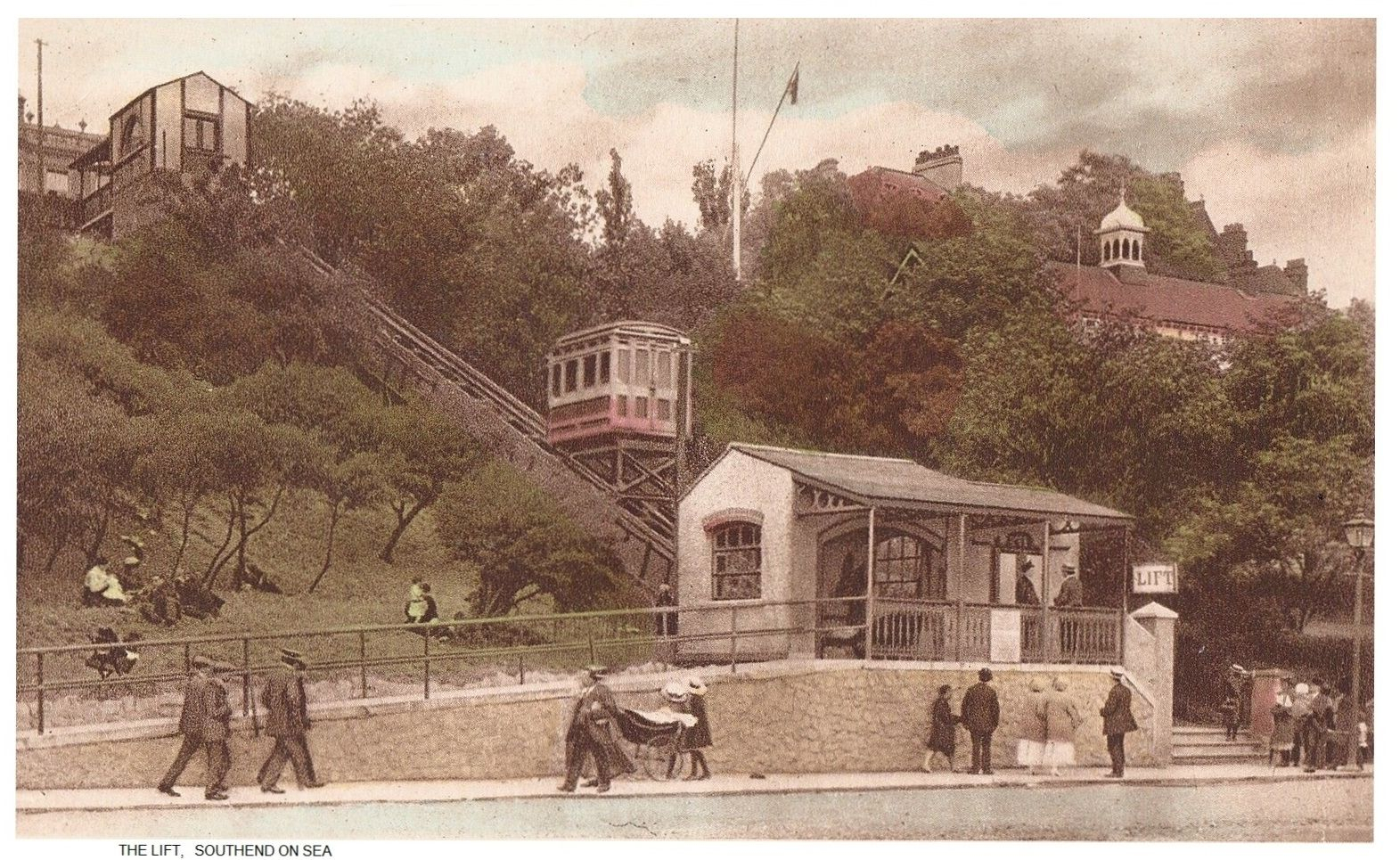 The Cliff Lift. | Southend-On-Sea, London Places, East London intérieur London Victoria To Southend-On-Sea