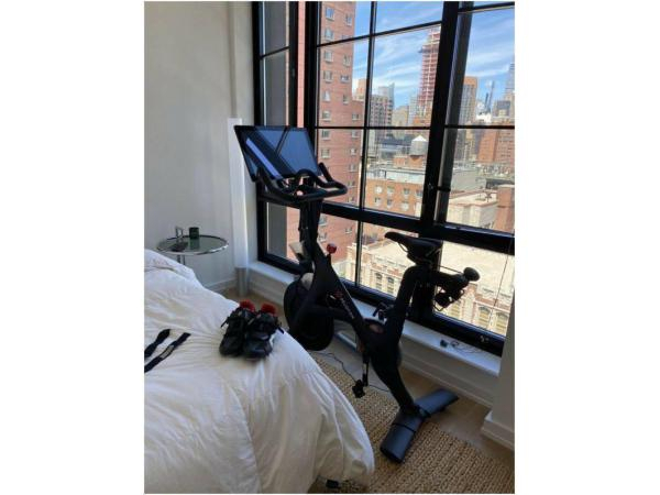 Used Peloton Spin Bike Generation 3 With Shoes For Sale In à Gen 3 Peloton