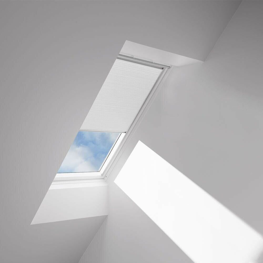 Velux Skylight Blind 43.4 In. Solar Powered Room Darkening à Velux Blind