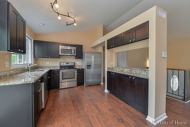 2320 Blue Spruce Ln, Aurora, Il 60502 Mls# 09233832 intérieur Basement Finishing Aurora