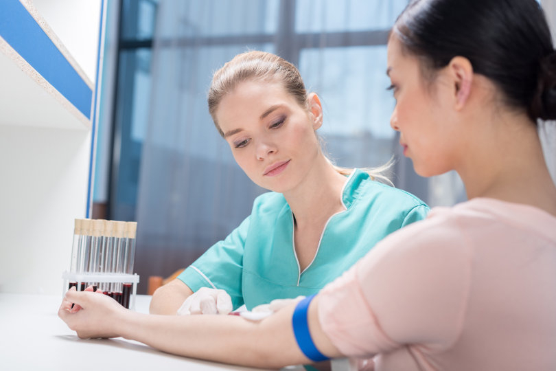 5 Careers That Pay Well And Require Little Training intérieur What Is A Phlebotomist Salary