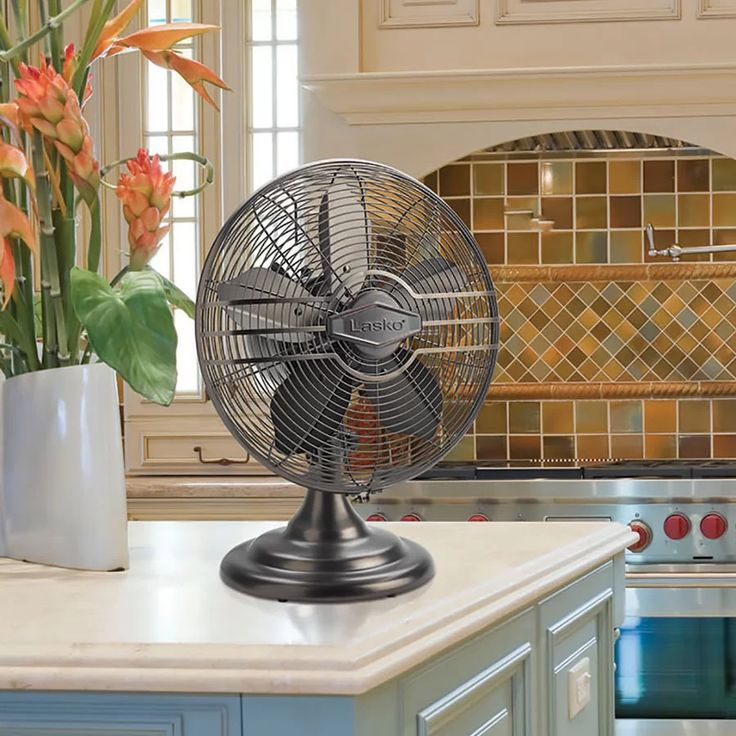 Lasko Classic 12&amp;quot; Oscillating Table Fan &amp;amp; Reviews avec Lasko Desk Fan