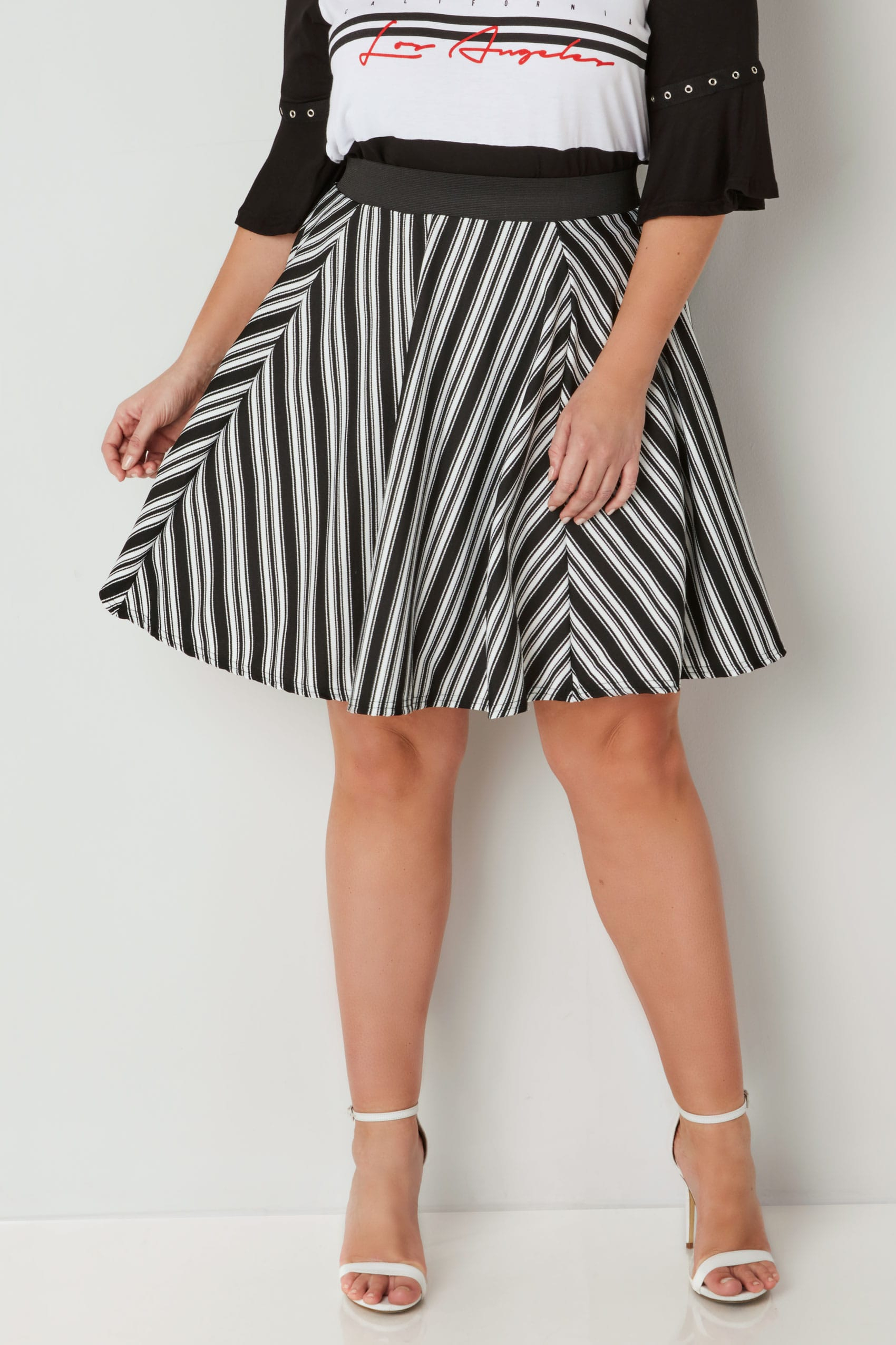Limited Collection Black &amp;amp; White Striped Skater Skirt tout Plus Size Skater Skirt