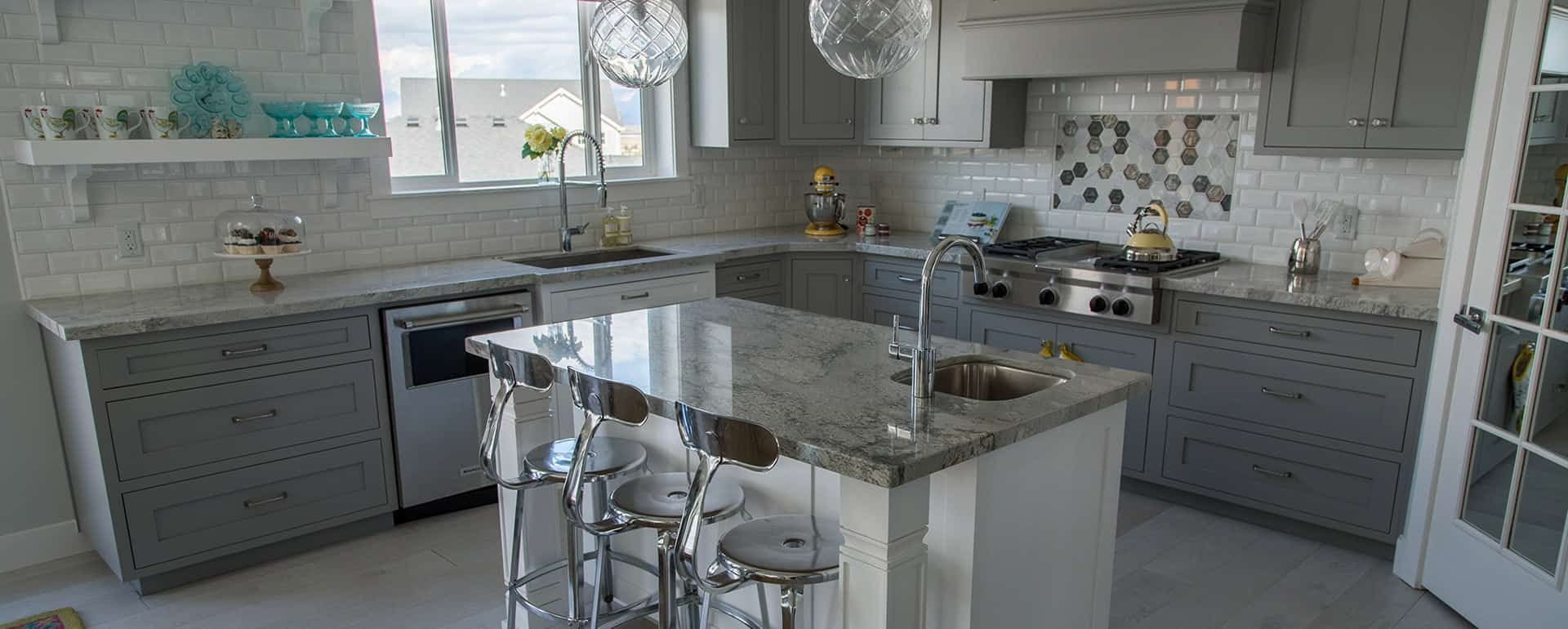 Pin By Craig Latimer On Basement Bar | River White Granite tout Arizona Tile Kitchen Backsplash