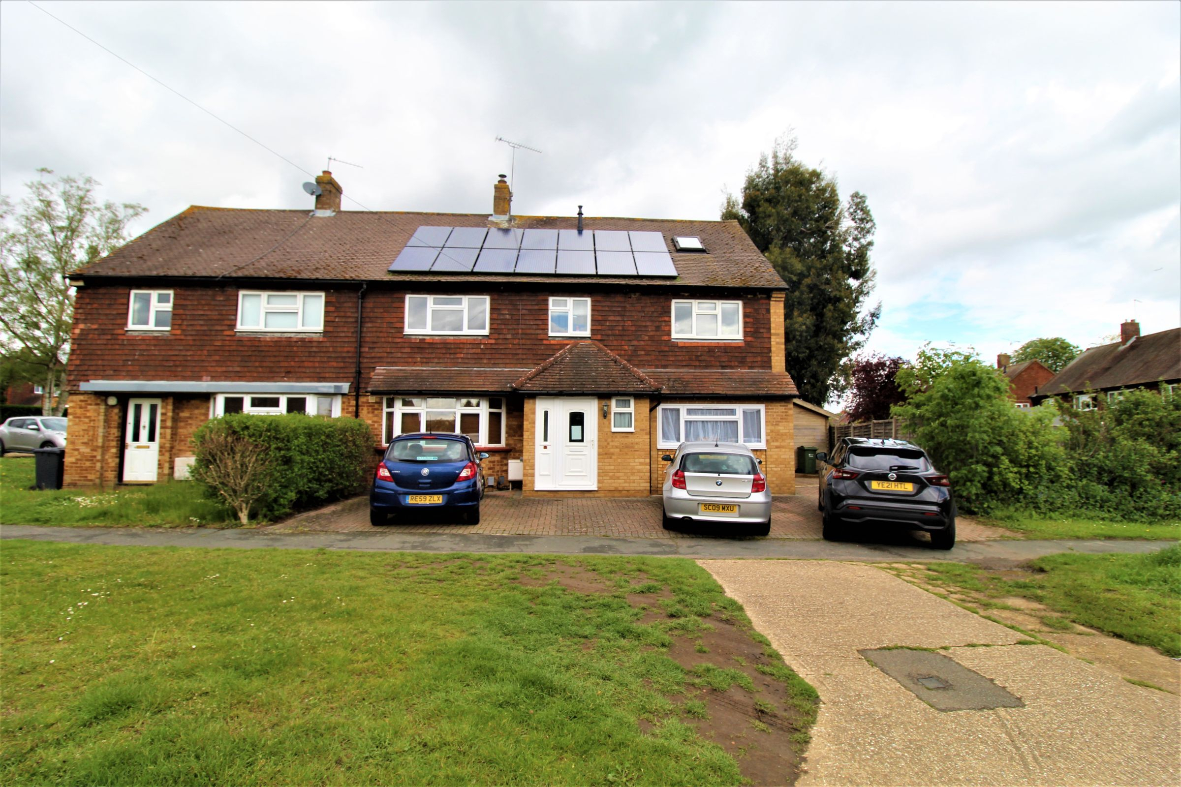 Room To Rent In Willow Way, Guildford Gu1 - Zoopla destiné Zoopla Rent