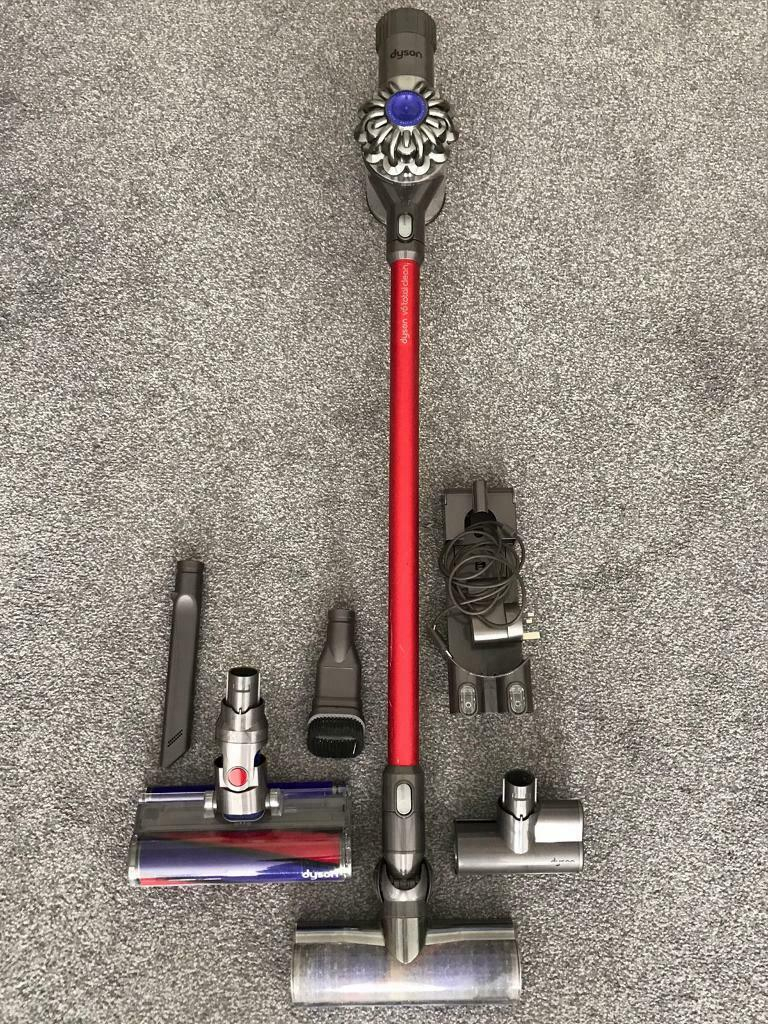 **Sold** Dyson V6 Total Clean Cordless Vacuum | In pour Dyson V7 Total Clean Cordless Vacuum Cleaner