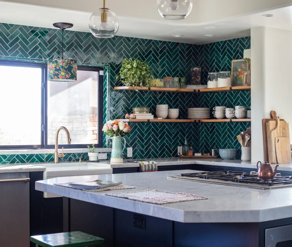 This Arizona Home Is Filled With Utterly Fantastic Hand serapportantà Arizona Tile Kitchen Backsplash