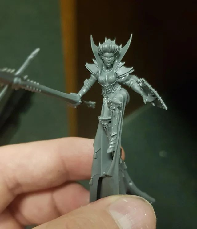 Vampire Lord Conversion - Now To Get Her Painted à Warhammer Vampire Lord