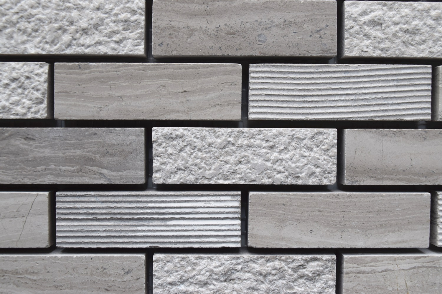 Wooden Gray 5/8&amp;quot;X2&amp;quot; Honed Limestone Mosaic Tile | Qdi à Arizona Tile Dallas