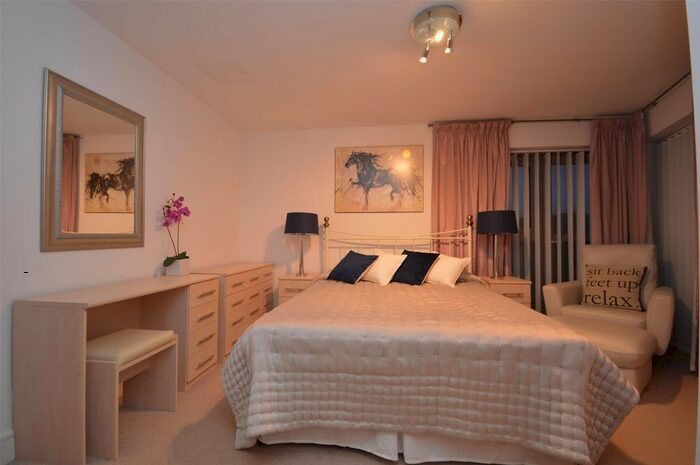 2 Bedroom Flat To Rent In The Custom House, Welsh Back destiné 2 Bedroom Flat To Rent Bristol