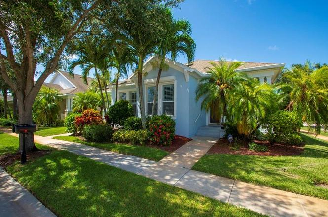 7628 15Th St, Vero Beach, Fl 32966 | Mls# 245917 | Redfin avec Exterior Painters The Villages Fl