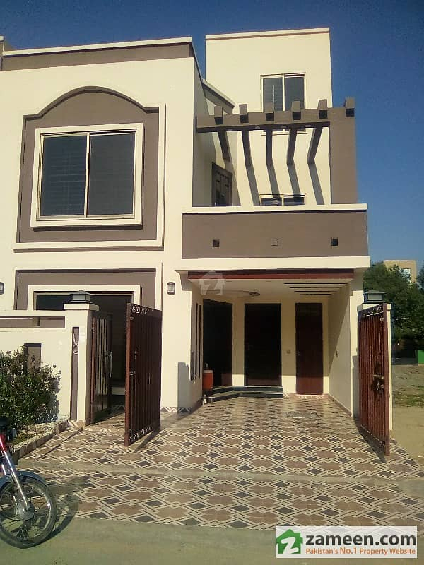 Bahria Town Lahore 5 Marla Vip Condition Brand New House dedans House For Sale In Bahria Town Lahore