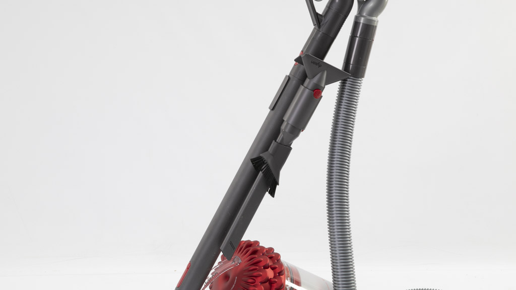 Dyson Cinetic Big Ball Multifloor Extra Review | Vacuum concernant Dyson Big Ball Extra Review