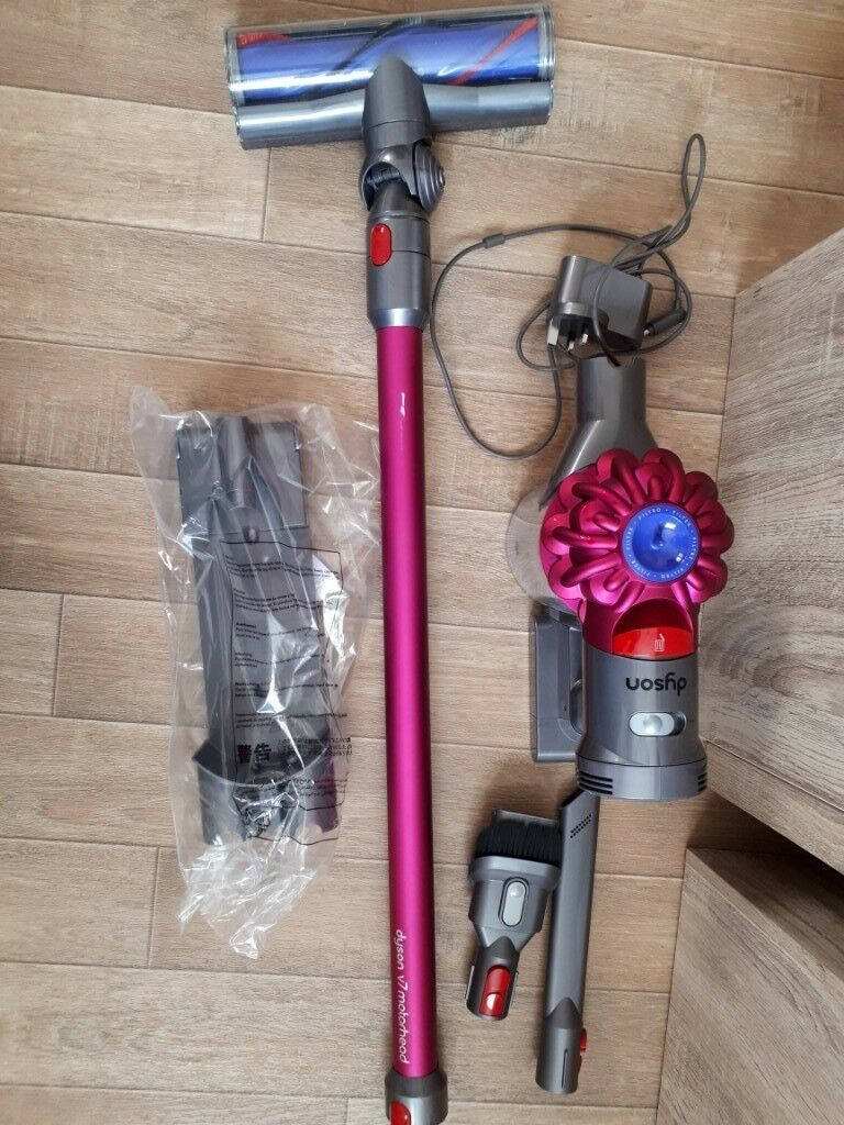 Dyson V7 Motorhead 2 Months Old | In Elgin, Moray | Gumtree dedans Dyson V7 Refurbished