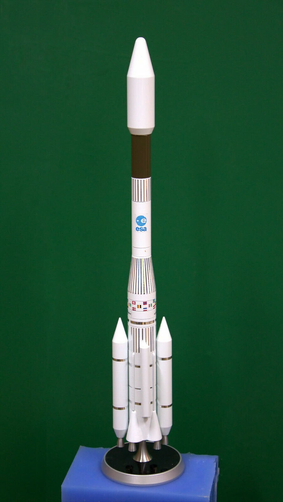 1: 144 À La Maquette De La Fusée Européenne Ariane 4 Fait concernant Ariane 5 Dessin