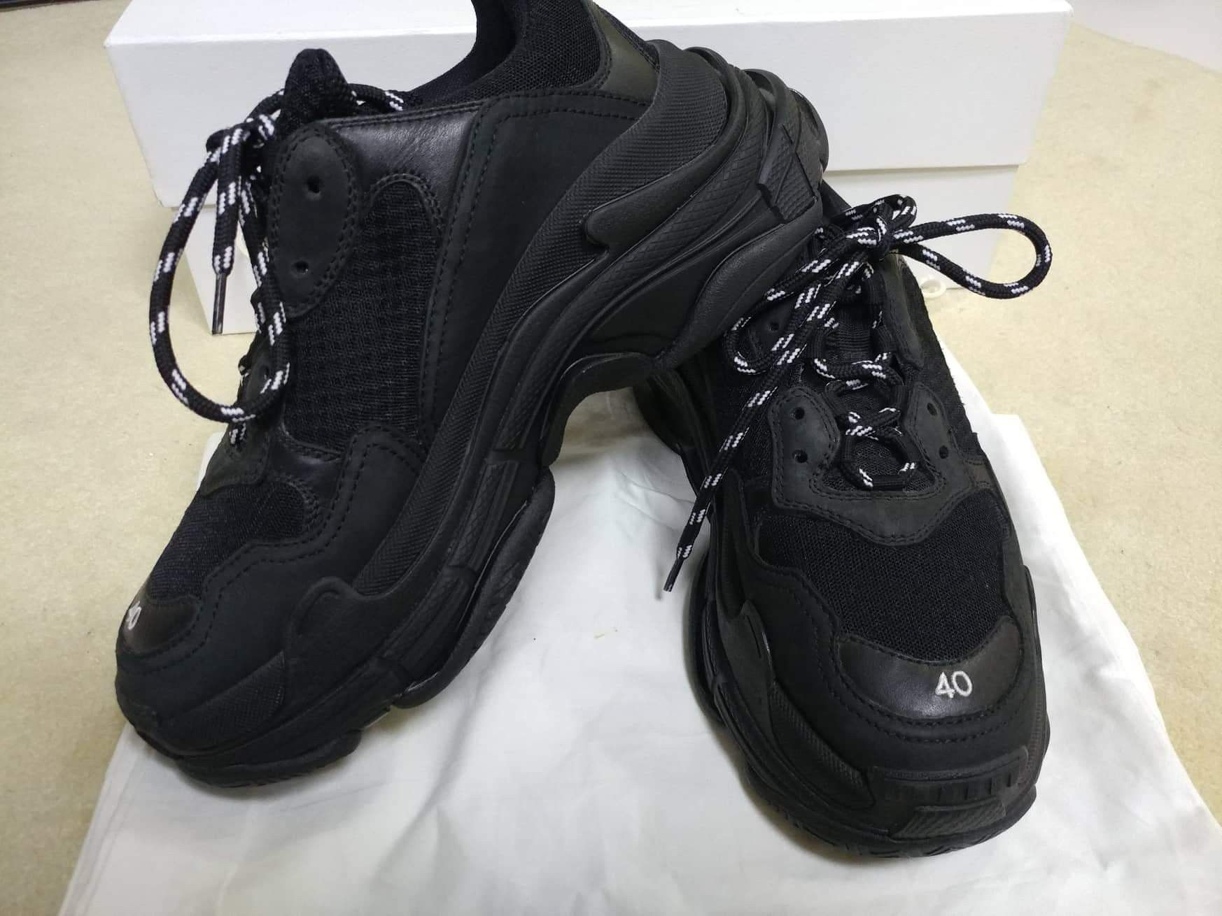 Balenciaga Triple S | All Black Sneakers, Black Sneaker pour Balenciaga Triple S Dessin