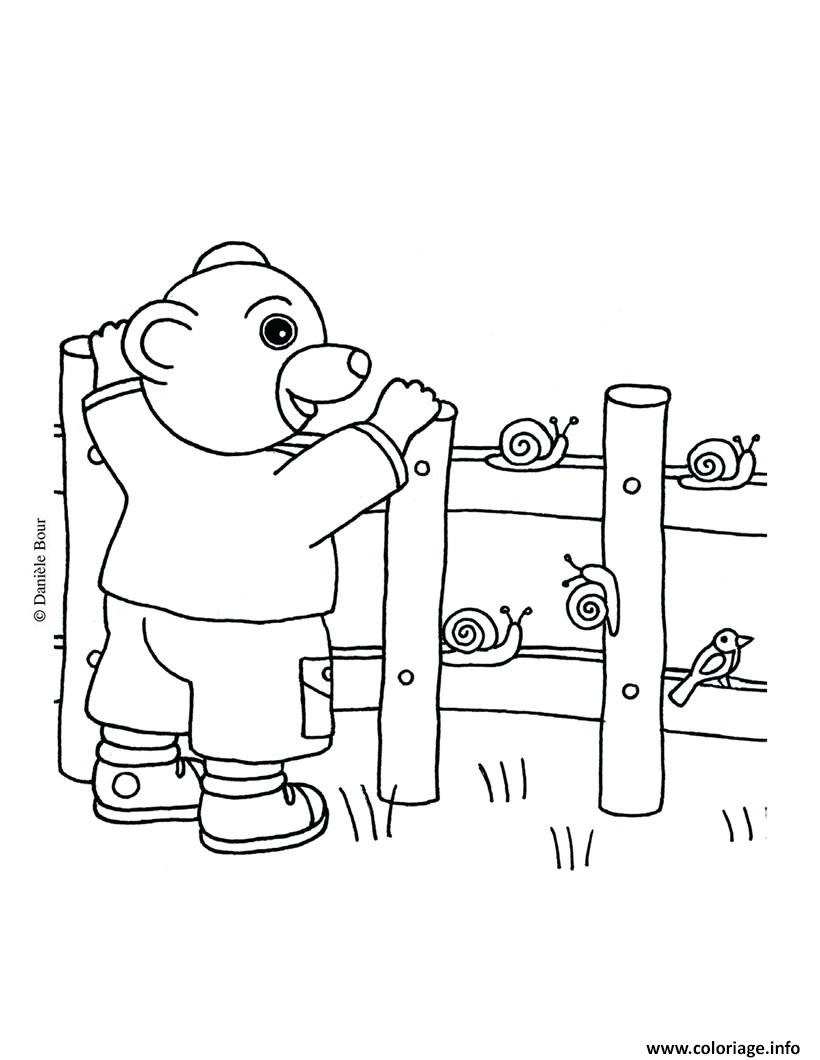 Coloriage Petit Ours Brun Avec Des Escargots Dessin Petit concernant Coloriage Ours