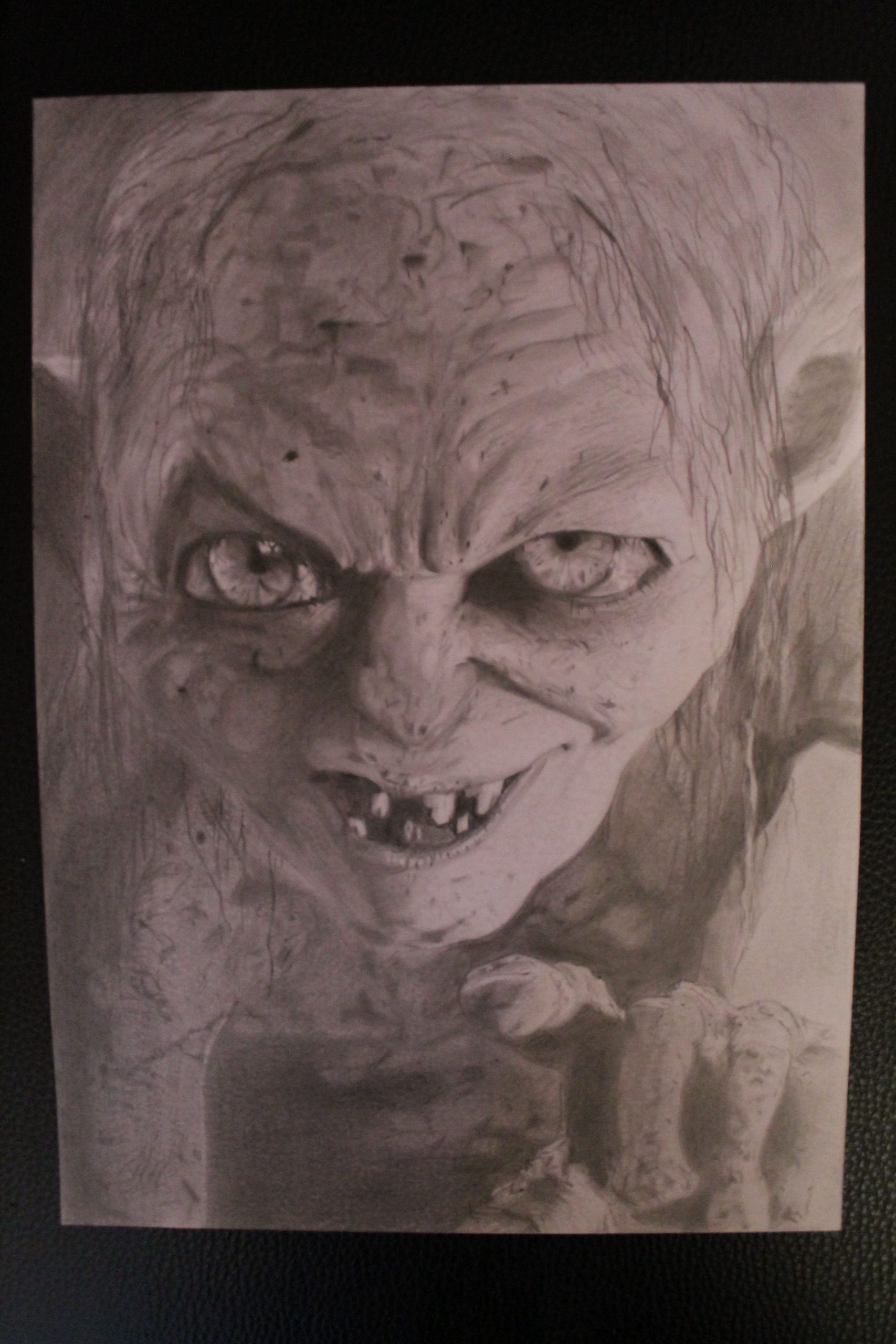 Dessin Réalisé Aux Crayons Graphite Représentant Gollum Du concernant Coloriage Dessin Seigneur Des Anneaux