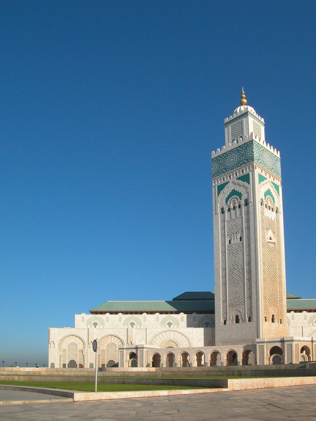 Mosquée Hassan Ii | Le Monde En Images tout Mosquée Hassan 2 Dessin