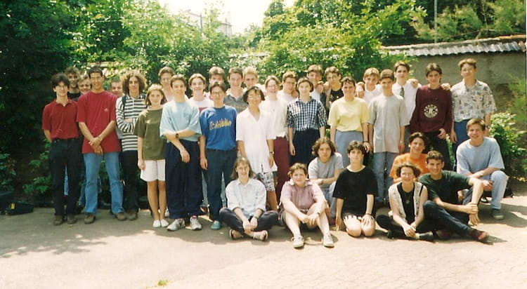 Photo De Classe 2T2 1992 - 1993 De 1992, Lycée Henri tout Coloriage 2T2