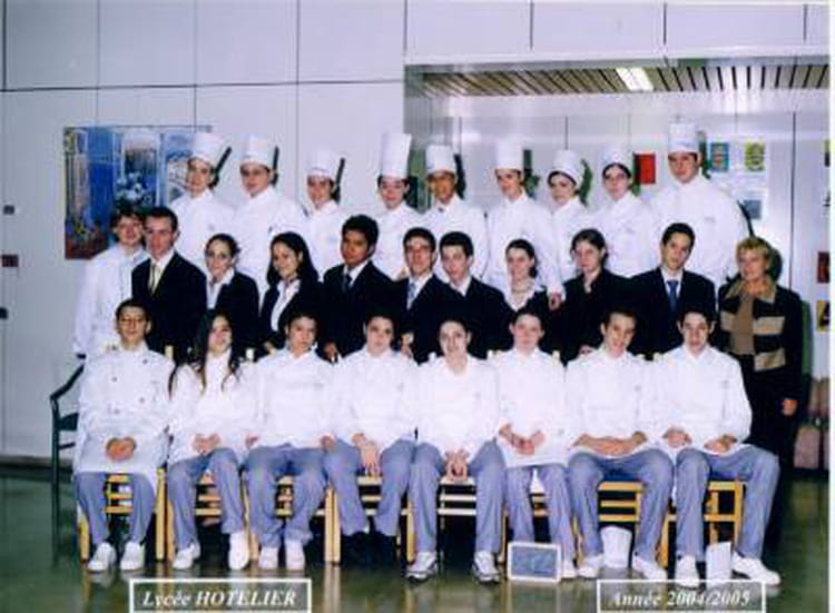 Photo De Classe 2T2 De 2004, Lycee Des Métiers De L dedans Coloriage 2T2