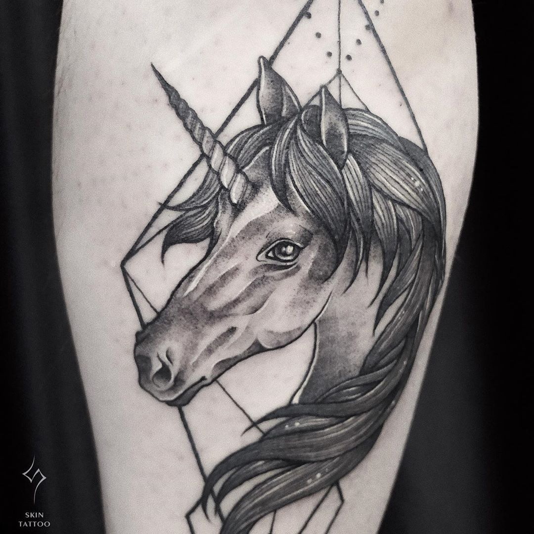 Pin On Tatouage Licorne dedans Dessin En Tatouage