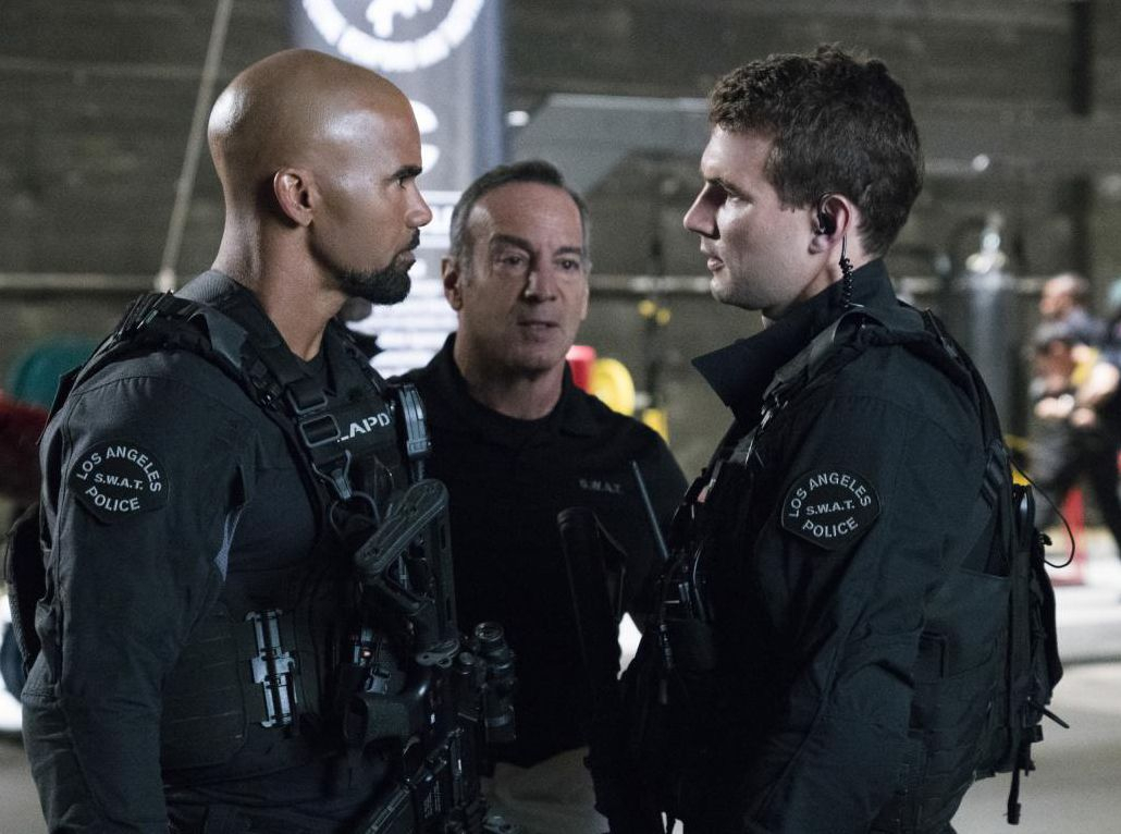 S.w.a.t. (2017) Series Trailers, Clip, Featurette, Images destiné Coloriage S.w.a.t