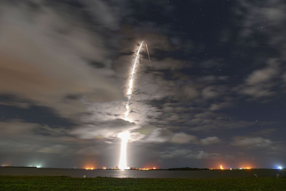 Spacex Réutilise La Même Fusée Pour La Septième Fois, Son avec Fusée Falcon 9 Dessin